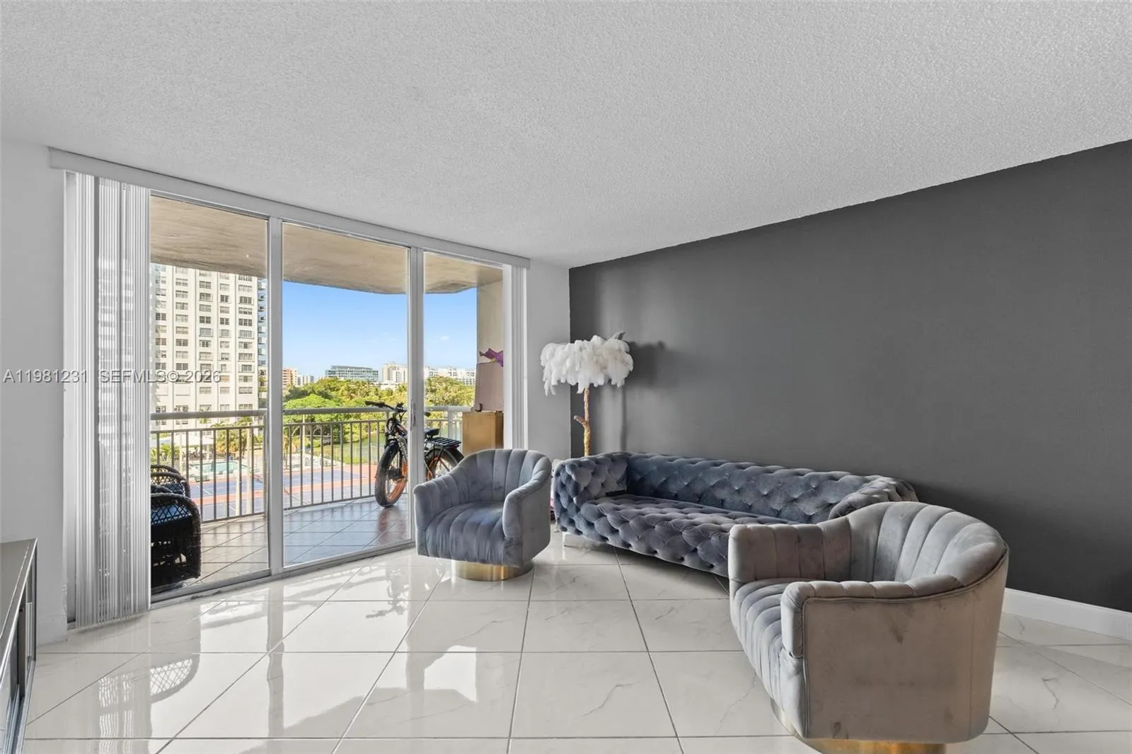 18071 Biscayne Blvd 402, Aventura, Florida 33160, Aventura, Florida 33160, 2 Bedrooms Bedrooms, ,2 BathroomsBathrooms,Residential,For Sale,18071 Biscayne Blvd 402, Aventura, Florida 33160,A11981231