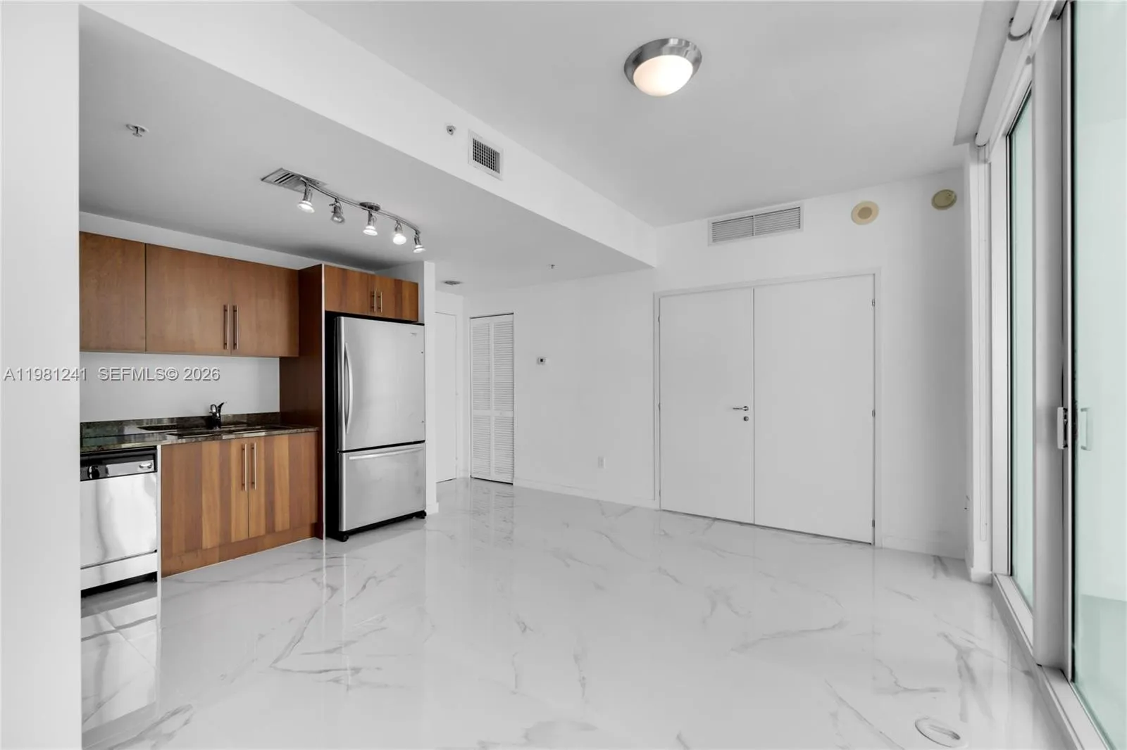 300 S Biscayne Bl T-3309, Miami, Florida 33131, Miami, Florida 33131, 1 Bedroom Bedrooms, ,1 BathroomBathrooms,Residential Lease,For Rent,300 S Biscayne Bl T-3309, Miami, Florida 33131,A11981241