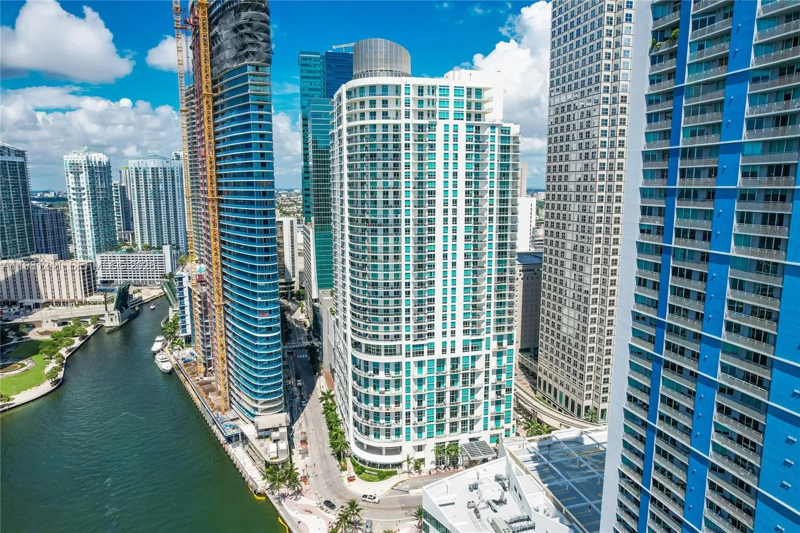 300 S Biscayne Bl T-3309, Miami, Florida 33131, Miami, Florida 33131, 1 Bedroom Bedrooms, ,1 BathroomBathrooms,Residential Lease,For Rent,300 S Biscayne Bl T-3309, Miami, Florida 33131,A11981241