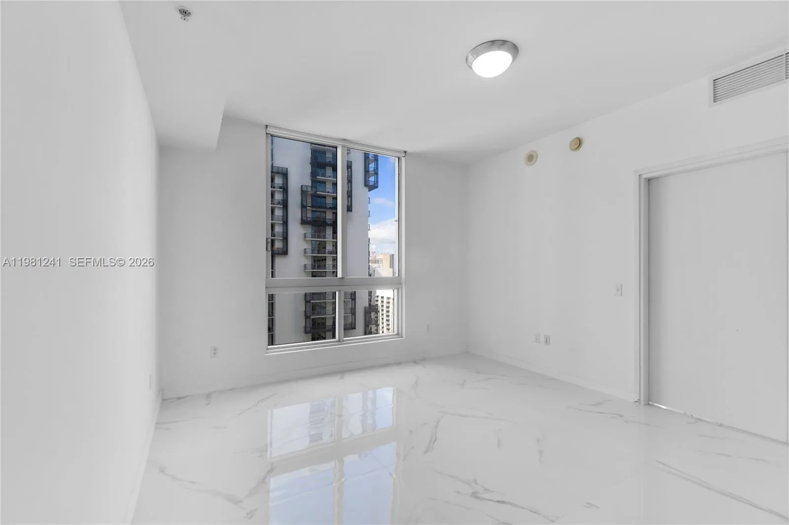 300 S Biscayne Bl T-3309, Miami, Florida 33131, Miami, Florida 33131, 1 Bedroom Bedrooms, ,1 BathroomBathrooms,Residential Lease,For Rent,300 S Biscayne Bl T-3309, Miami, Florida 33131,A11981241