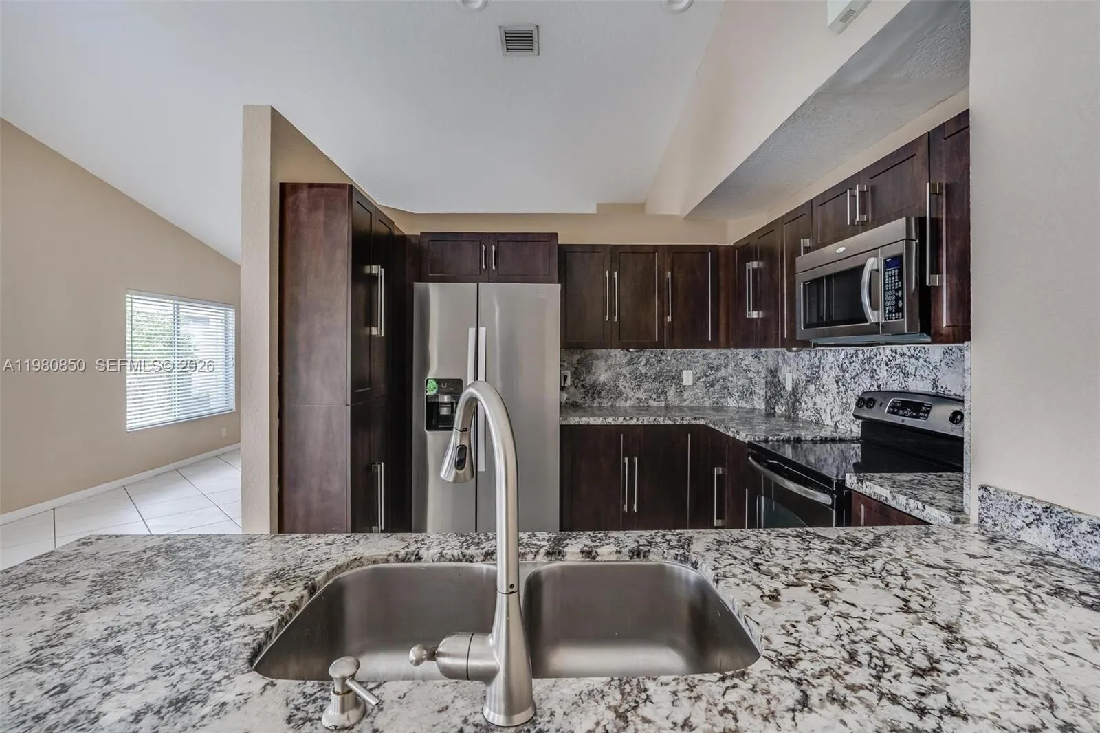 1046 Golden Cane Dr, Weston, Florida 33327, Weston, Florida 33327, 3 Bedrooms Bedrooms, ,2 BathroomsBathrooms,Residential Lease,For Rent,1046 Golden Cane Dr, Weston, Florida 33327,A11980850