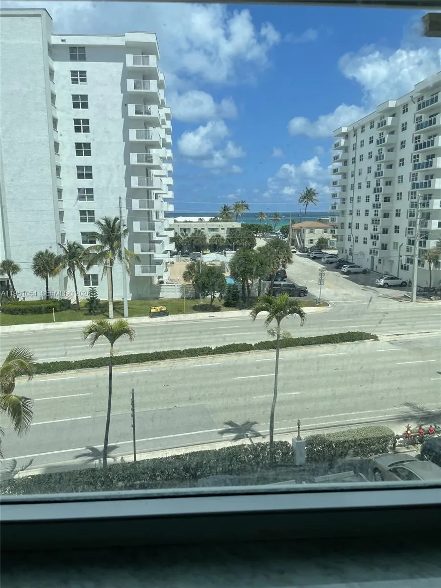 1410 S Ocean Dr 402, Hollywood, Florida 33019, Hollywood, Florida 33019, 2 Bedrooms Bedrooms, ,2 BathroomsBathrooms,Residential Lease,For Rent,1410 S Ocean Dr 402, Hollywood, Florida 33019,A11981054