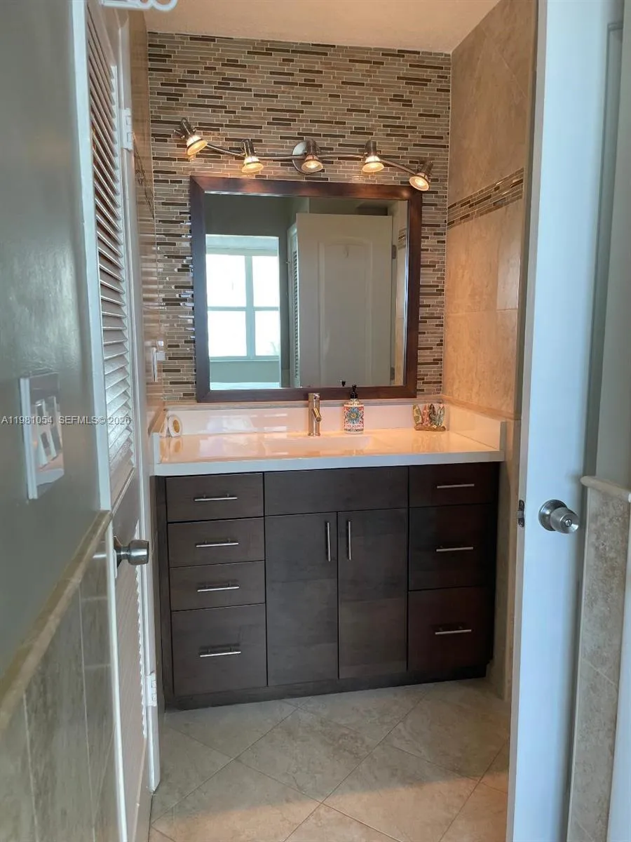 1410 S Ocean Dr 402, Hollywood, Florida 33019, Hollywood, Florida 33019, 2 Bedrooms Bedrooms, ,2 BathroomsBathrooms,Residential Lease,For Rent,1410 S Ocean Dr 402, Hollywood, Florida 33019,A11981054