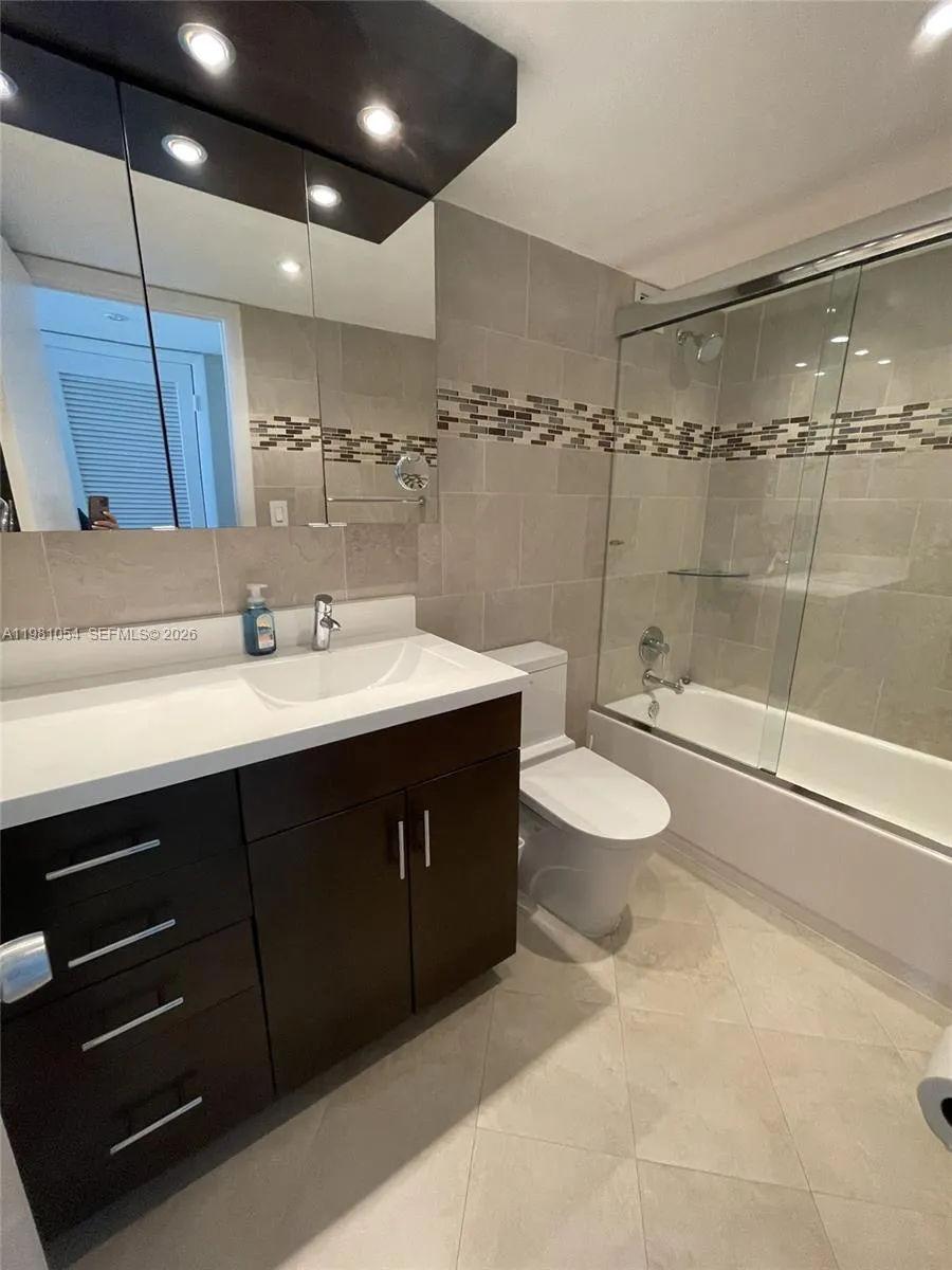 1410 S Ocean Dr 402, Hollywood, Florida 33019, Hollywood, Florida 33019, 2 Bedrooms Bedrooms, ,2 BathroomsBathrooms,Residential Lease,For Rent,1410 S Ocean Dr 402, Hollywood, Florida 33019,A11981054