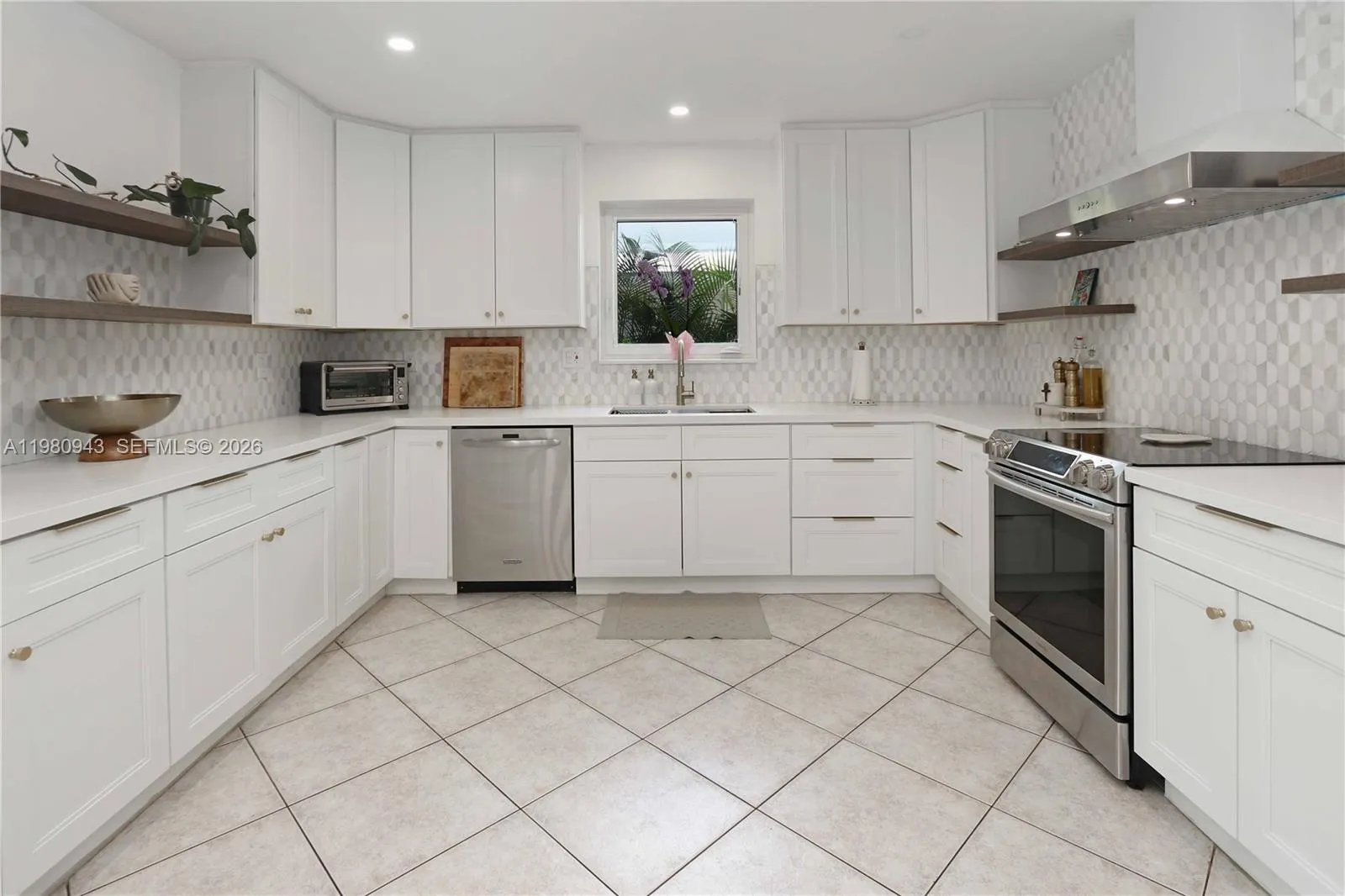 1628 Monroe St, Hollywood, Florida 33020, Hollywood, Florida 33020, 4 Bedrooms Bedrooms, ,3 BathroomsBathrooms,Residential,For Sale,1628 Monroe St, Hollywood, Florida 33020,A11980943