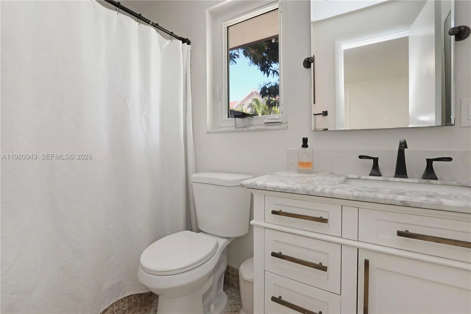 1628 Monroe St, Hollywood, Florida 33020, Hollywood, Florida 33020, 4 Bedrooms Bedrooms, ,3 BathroomsBathrooms,Residential,For Sale,1628 Monroe St, Hollywood, Florida 33020,A11980943