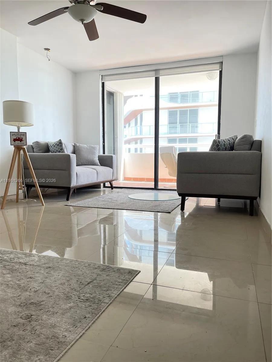 Miami Beach, Florida 33141, 1 Bedroom Bedrooms, ,1 BathroomBathrooms,Residential Lease,For Rent,A11981266