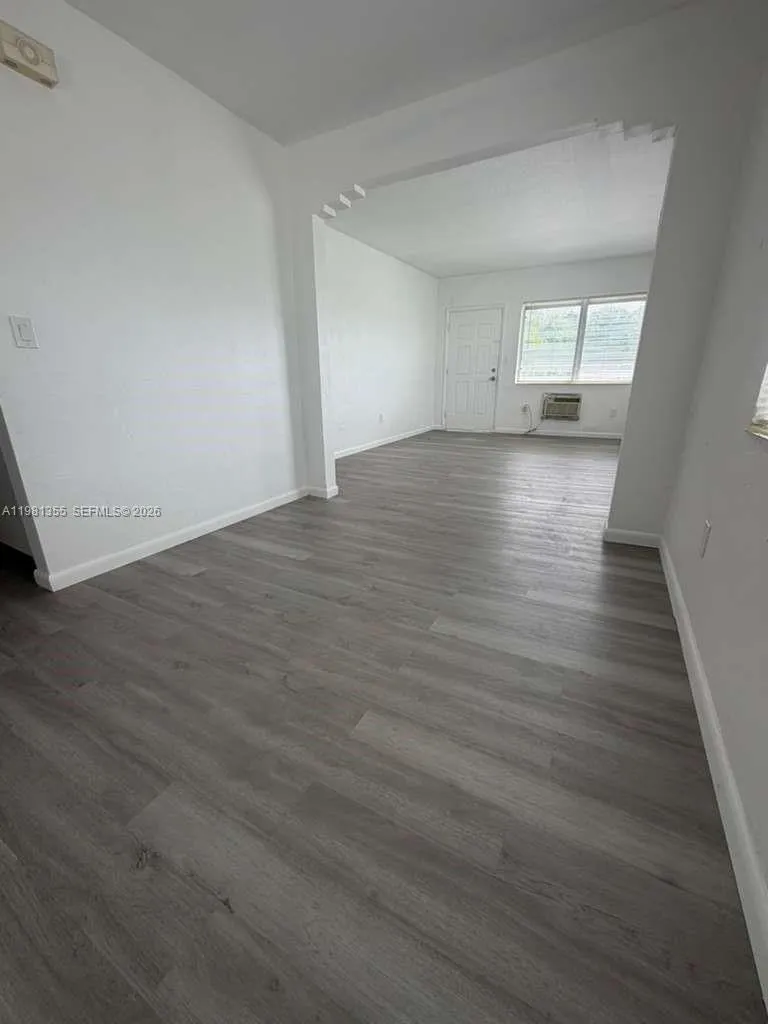 1565 Sw 6th St 5, Miami, Florida 33135, Miami, Florida 33135, 1 Bedroom Bedrooms, ,1 BathroomBathrooms,Residential Lease,For Rent,1565 Sw 6th St 5, Miami, Florida 33135,A11981355