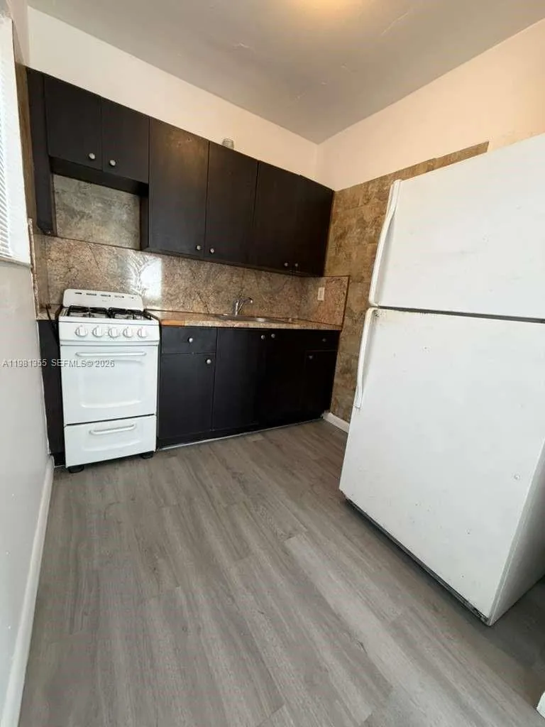 1565 Sw 6th St 5, Miami, Florida 33135, Miami, Florida 33135, 1 Bedroom Bedrooms, ,1 BathroomBathrooms,Residential Lease,For Rent,1565 Sw 6th St 5, Miami, Florida 33135,A11981355