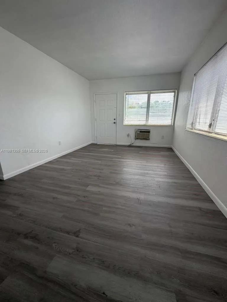 1565 Sw 6th St 5, Miami, Florida 33135, Miami, Florida 33135, 1 Bedroom Bedrooms, ,1 BathroomBathrooms,Residential Lease,For Rent,1565 Sw 6th St 5, Miami, Florida 33135,A11981355