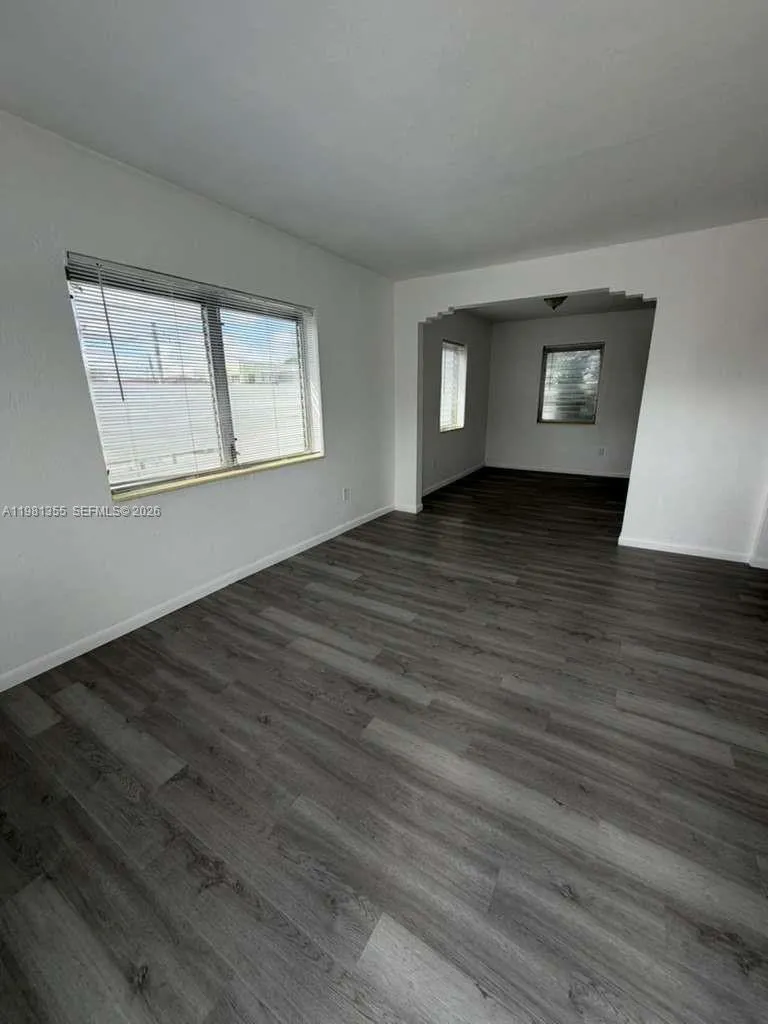 1565 Sw 6th St 5, Miami, Florida 33135, Miami, Florida 33135, 1 Bedroom Bedrooms, ,1 BathroomBathrooms,Residential Lease,For Rent,1565 Sw 6th St 5, Miami, Florida 33135,A11981355