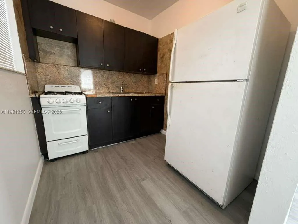 1565 Sw 6th St 5, Miami, Florida 33135, Miami, Florida 33135, 1 Bedroom Bedrooms, ,1 BathroomBathrooms,Residential Lease,For Rent,1565 Sw 6th St 5, Miami, Florida 33135,A11981355