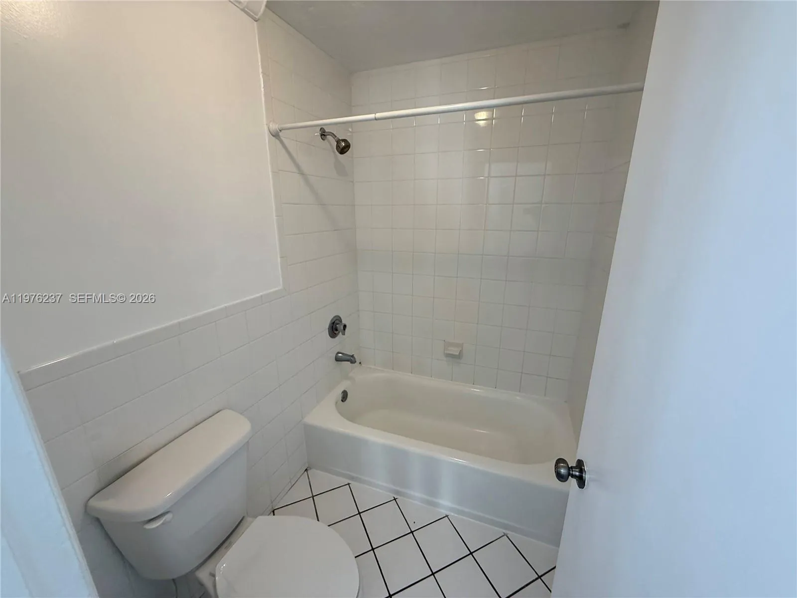 750 Ne 195th St 228, Miami, Florida 33179, Miami, Florida 33179, 1 Bedroom Bedrooms, ,1 BathroomBathrooms,Residential Lease,For Rent,750 Ne 195th St 228, Miami, Florida 33179,A11976237