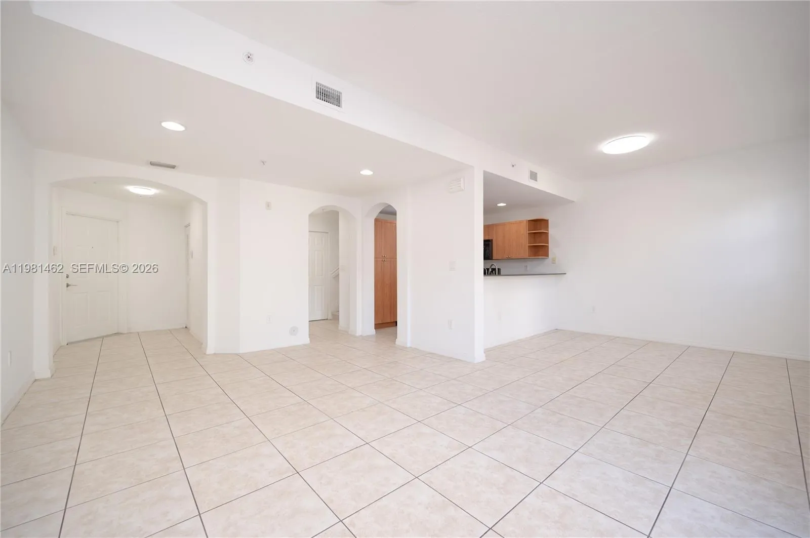 10885 Nw 89th Ter 211, Doral, Florida 33178, Doral, Florida 33178, 3 Bedrooms Bedrooms, ,2 BathroomsBathrooms,Residential Lease,For Rent,10885 Nw 89th Ter 211, Doral, Florida 33178,A11981462