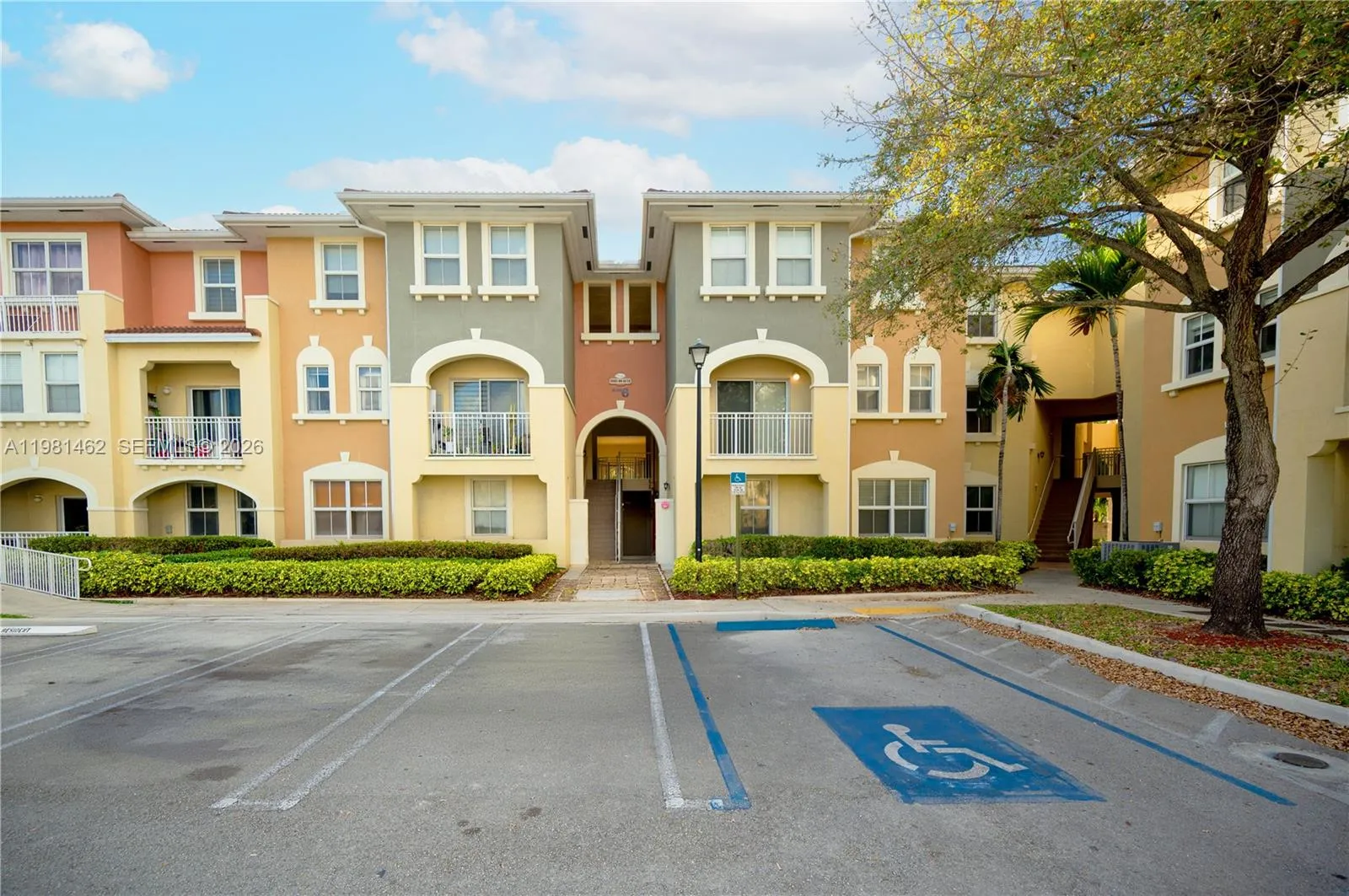 10885 Nw 89th Ter 211, Doral, Florida 33178, Doral, Florida 33178, 3 Bedrooms Bedrooms, ,2 BathroomsBathrooms,Residential Lease,For Rent,10885 Nw 89th Ter 211, Doral, Florida 33178,A11981462