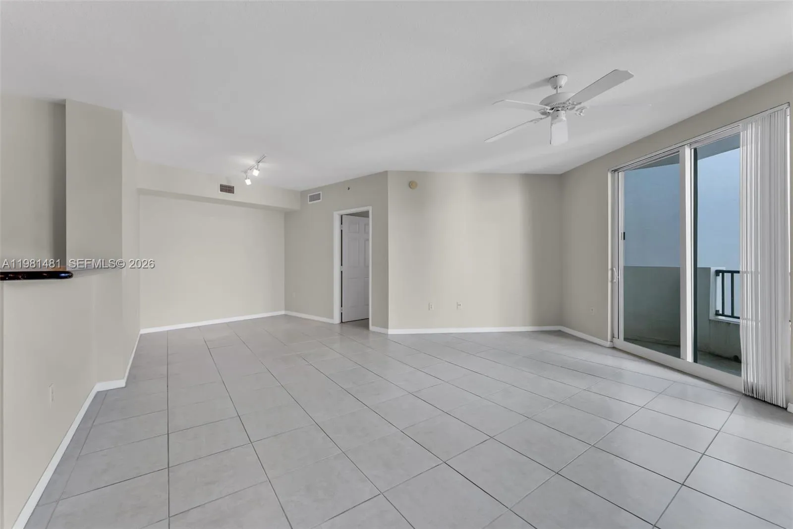 2421 Ne 65th St 403, Fort Lauderdale, Florida 3330, Fort Lauderdale, Florida 33308, 2 Bedrooms Bedrooms, ,2 BathroomsBathrooms,Residential,For Sale,2421 Ne 65th St 403, Fort Lauderdale, Florida 3330,A11981481