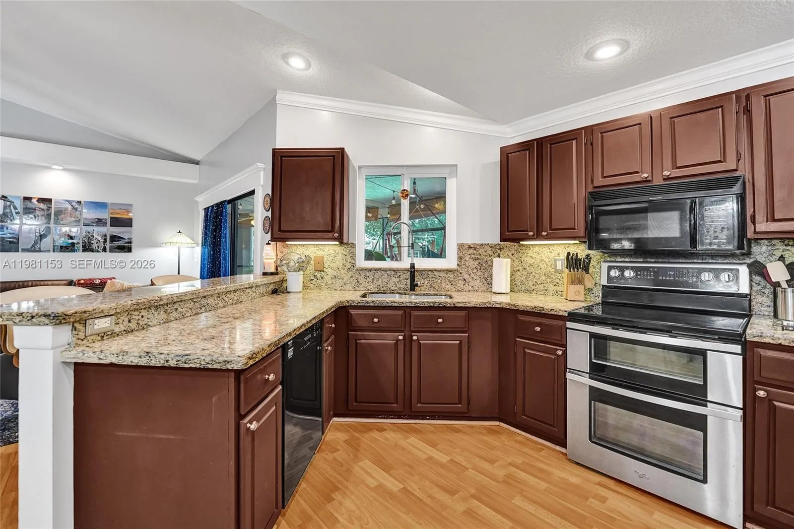 1741 W Oak Knoll Cir, Davie, Florida 33324, Davie, Florida 33324, 3 Bedrooms Bedrooms, ,2 BathroomsBathrooms,Residential,For Sale,1741 W Oak Knoll Cir, Davie, Florida 33324,A11981153