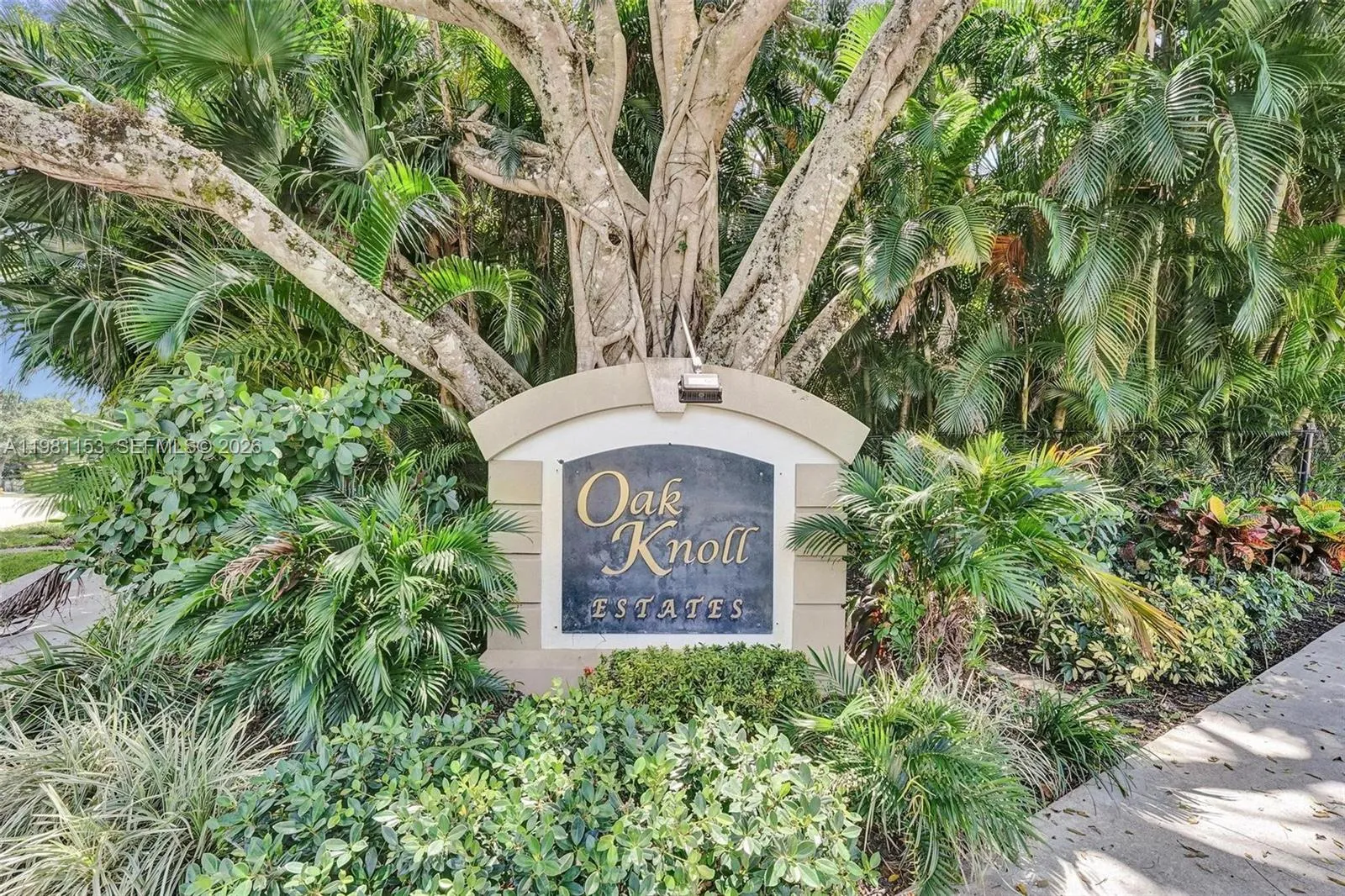 1741 W Oak Knoll Cir, Davie, Florida 33324, Davie, Florida 33324, 3 Bedrooms Bedrooms, ,2 BathroomsBathrooms,Residential,For Sale,1741 W Oak Knoll Cir, Davie, Florida 33324,A11981153