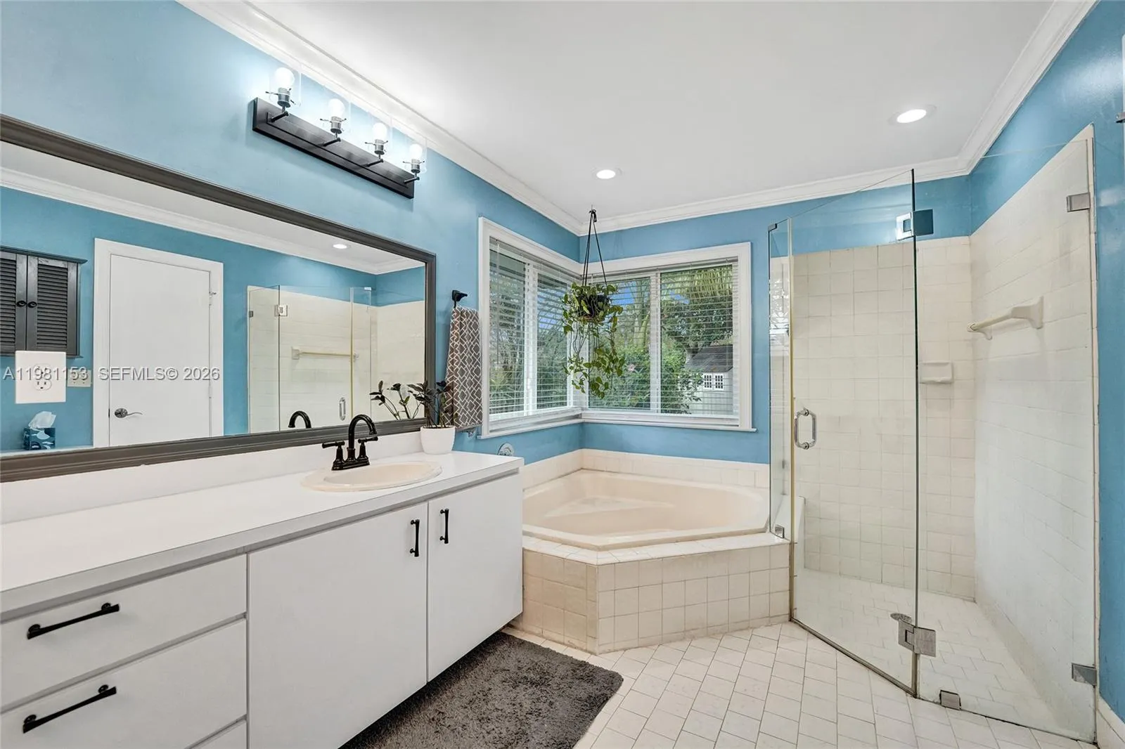 1741 W Oak Knoll Cir, Davie, Florida 33324, Davie, Florida 33324, 3 Bedrooms Bedrooms, ,2 BathroomsBathrooms,Residential,For Sale,1741 W Oak Knoll Cir, Davie, Florida 33324,A11981153