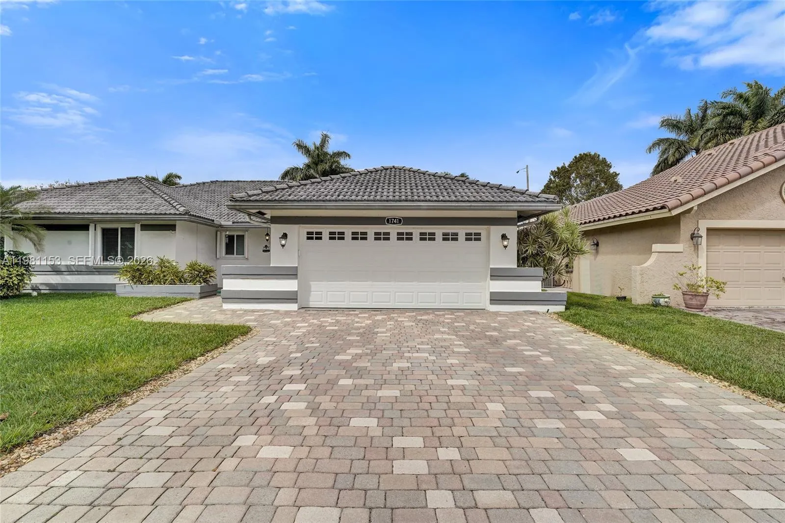 1741 W Oak Knoll Cir, Davie, Florida 33324, Davie, Florida 33324, 3 Bedrooms Bedrooms, ,2 BathroomsBathrooms,Residential,For Sale,1741 W Oak Knoll Cir, Davie, Florida 33324,A11981153