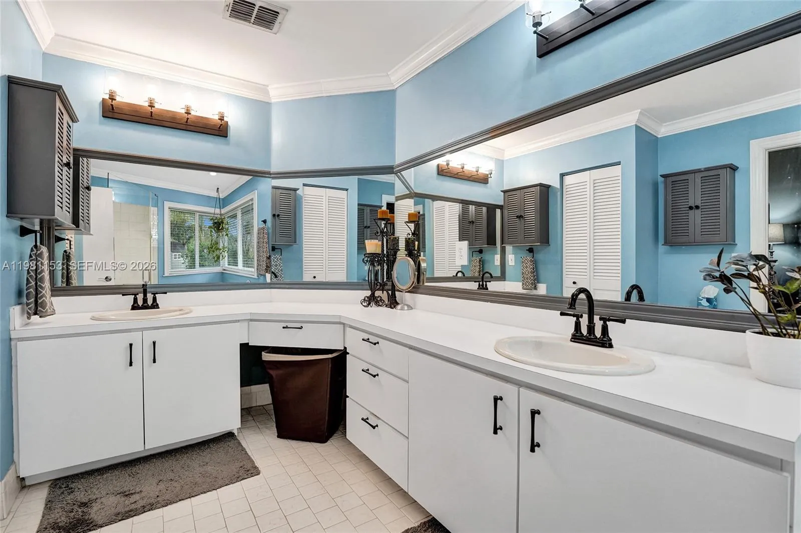 1741 W Oak Knoll Cir, Davie, Florida 33324, Davie, Florida 33324, 3 Bedrooms Bedrooms, ,2 BathroomsBathrooms,Residential,For Sale,1741 W Oak Knoll Cir, Davie, Florida 33324,A11981153