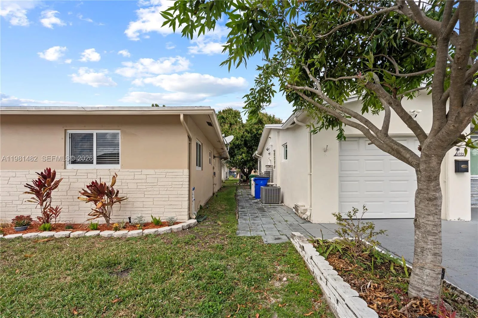 6945 Nw 17th St, Margate, Florida 33063, Margate, Florida 33063, 2 Bedrooms Bedrooms, ,2 BathroomsBathrooms,Residential,For Sale,6945 Nw 17th St, Margate, Florida 33063,A11981482