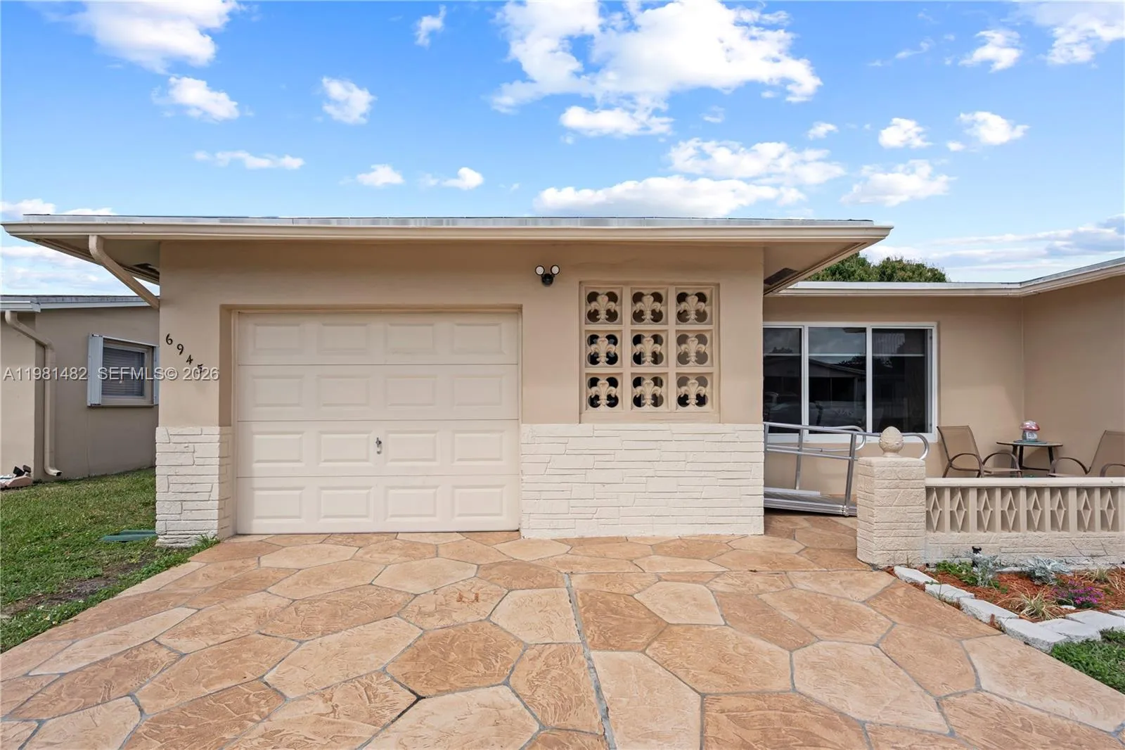 6945 Nw 17th St, Margate, Florida 33063, Margate, Florida 33063, 2 Bedrooms Bedrooms, ,2 BathroomsBathrooms,Residential,For Sale,6945 Nw 17th St, Margate, Florida 33063,A11981482