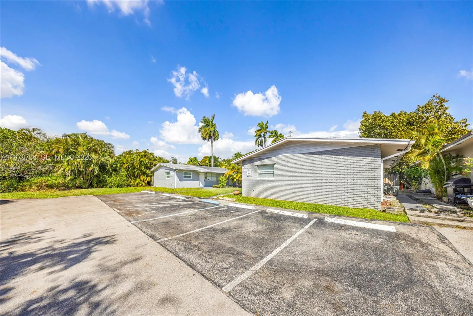 355 Nw 32nd St, Oakland Park, Florida 33309, Oakland Park, Florida 33309, ,Residential Income,For Sale,355 Nw 32nd St, Oakland Park, Florida 33309,A11978734