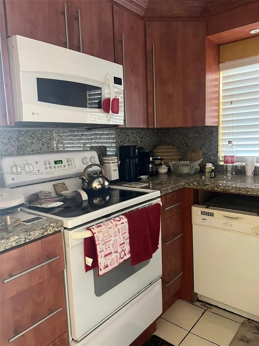 1100 Colony Point Cir 201, Pembroke Pines, Florida, Pembroke Pines, Florida 33026, 2 Bedrooms Bedrooms, ,2 BathroomsBathrooms,Residential,For Sale,1100 Colony Point Cir 201, Pembroke Pines, Florida,A11981525