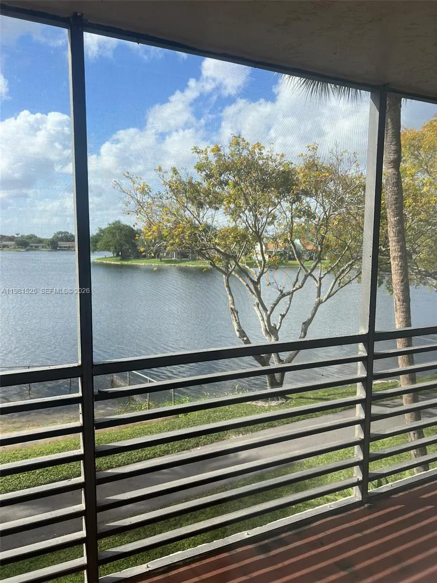 1100 Colony Point Cir 201, Pembroke Pines, Florida, Pembroke Pines, Florida 33026, 2 Bedrooms Bedrooms, ,2 BathroomsBathrooms,Residential,For Sale,1100 Colony Point Cir 201, Pembroke Pines, Florida,A11981525