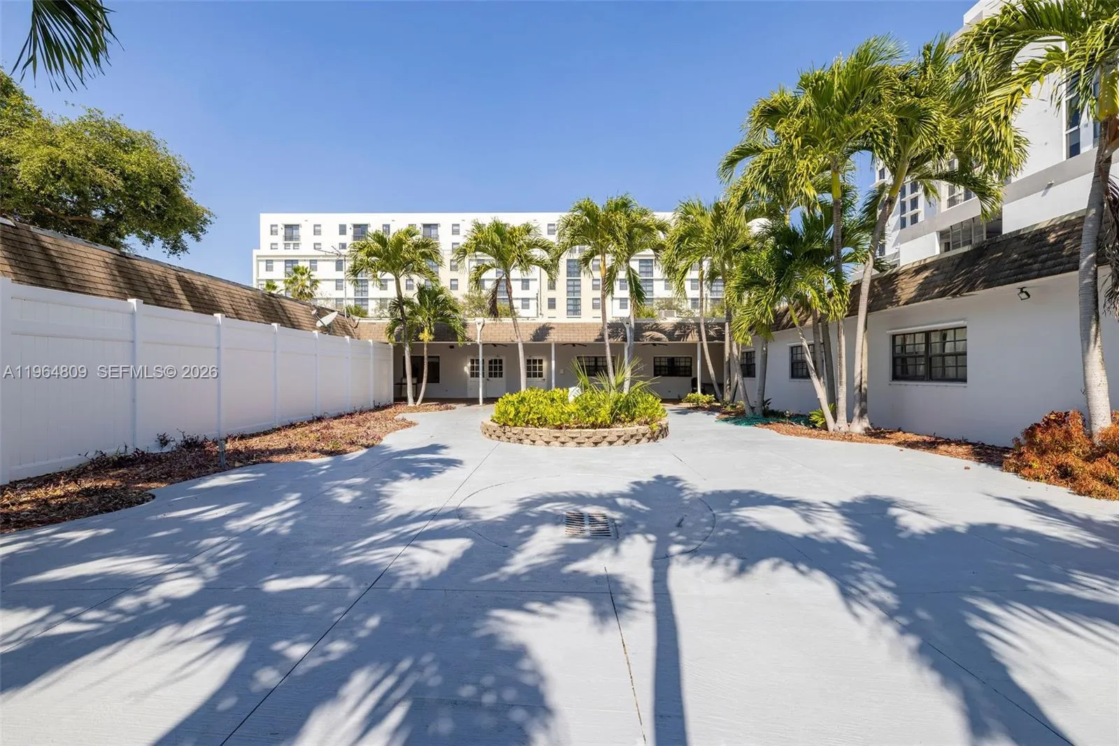 151 Sw 1st St, Dania Beach, Florida 33004, Dania Beach, Florida 33004, ,Commercial Lease,For Rent,151 Sw 1st St, Dania Beach, Florida 33004,A11964809