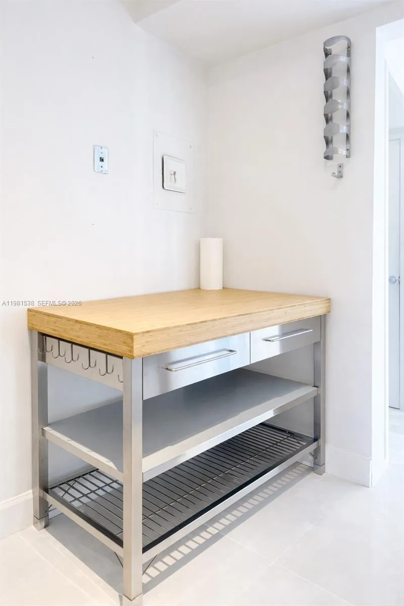 3731 N Country Club Dr 622, Aventura, Florida 3318, Aventura, Florida 33180, 2 Bedrooms Bedrooms, ,2 BathroomsBathrooms,Residential Lease,For Rent,3731 N Country Club Dr 622, Aventura, Florida 3318,A11981538