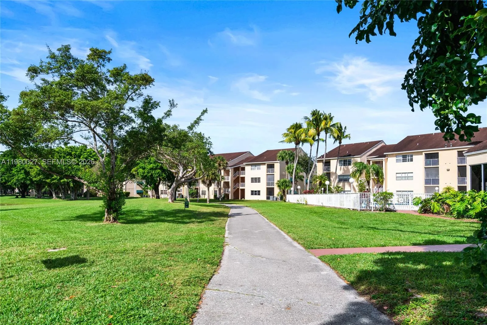 15295 Sw 106th Ln 717, Miami, Florida 33196, Miami, Florida 33196, 1 Bedroom Bedrooms, ,1 BathroomBathrooms,Residential Lease,For Rent,15295 Sw 106th Ln 717, Miami, Florida 33196,A11980027