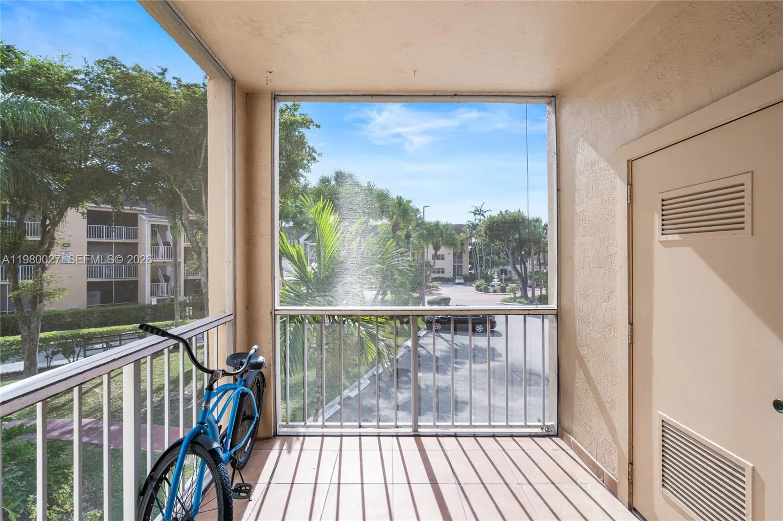 15295 Sw 106th Ln 717, Miami, Florida 33196, Miami, Florida 33196, 1 Bedroom Bedrooms, ,1 BathroomBathrooms,Residential Lease,For Rent,15295 Sw 106th Ln 717, Miami, Florida 33196,A11980027