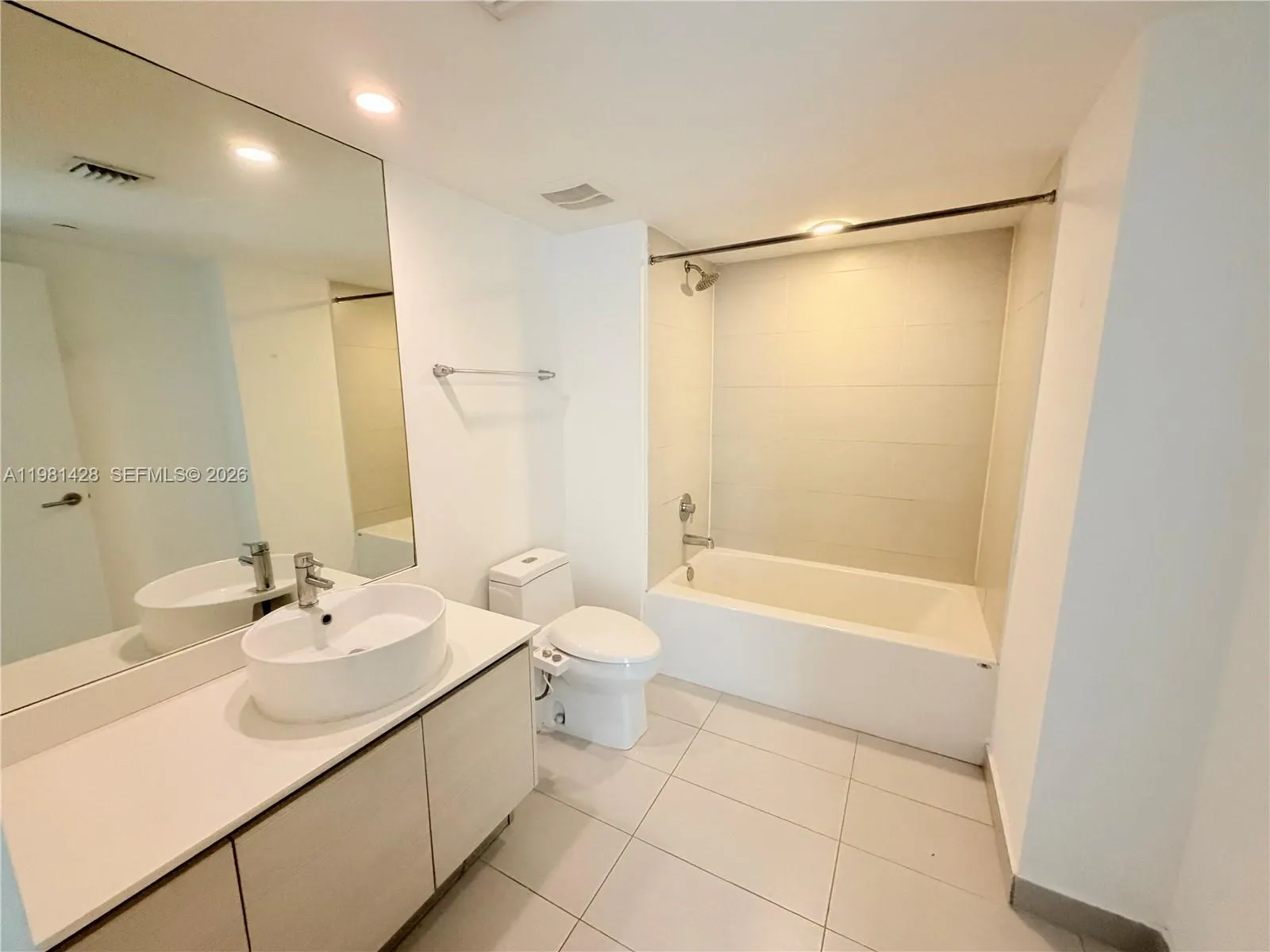 4250 Biscayne Blvd 1014, Miami, Florida 33137, Miami, Florida 33137, 1 Bedroom Bedrooms, ,1 BathroomBathrooms,Residential Lease,For Rent,4250 Biscayne Blvd 1014, Miami, Florida 33137,A11981428