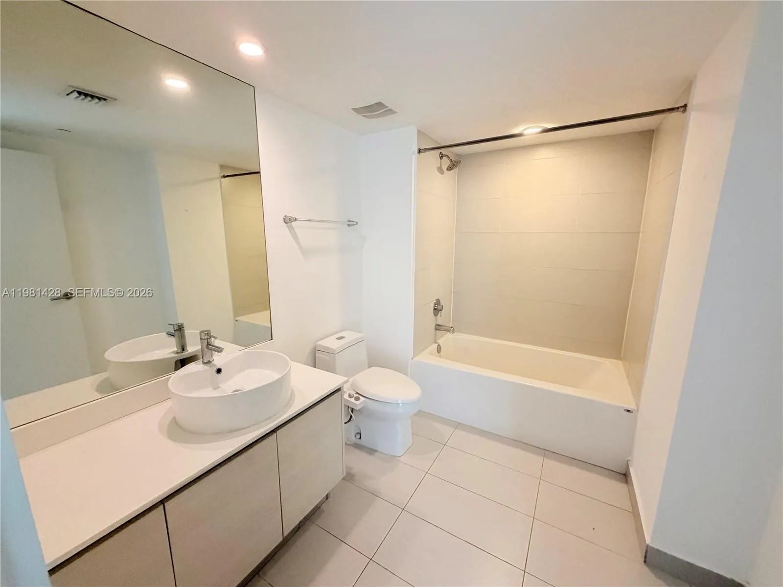 4250 Biscayne Blvd 1014, Miami, Florida 33137, Miami, Florida 33137, 1 Bedroom Bedrooms, ,1 BathroomBathrooms,Residential Lease,For Rent,4250 Biscayne Blvd 1014, Miami, Florida 33137,A11981428
