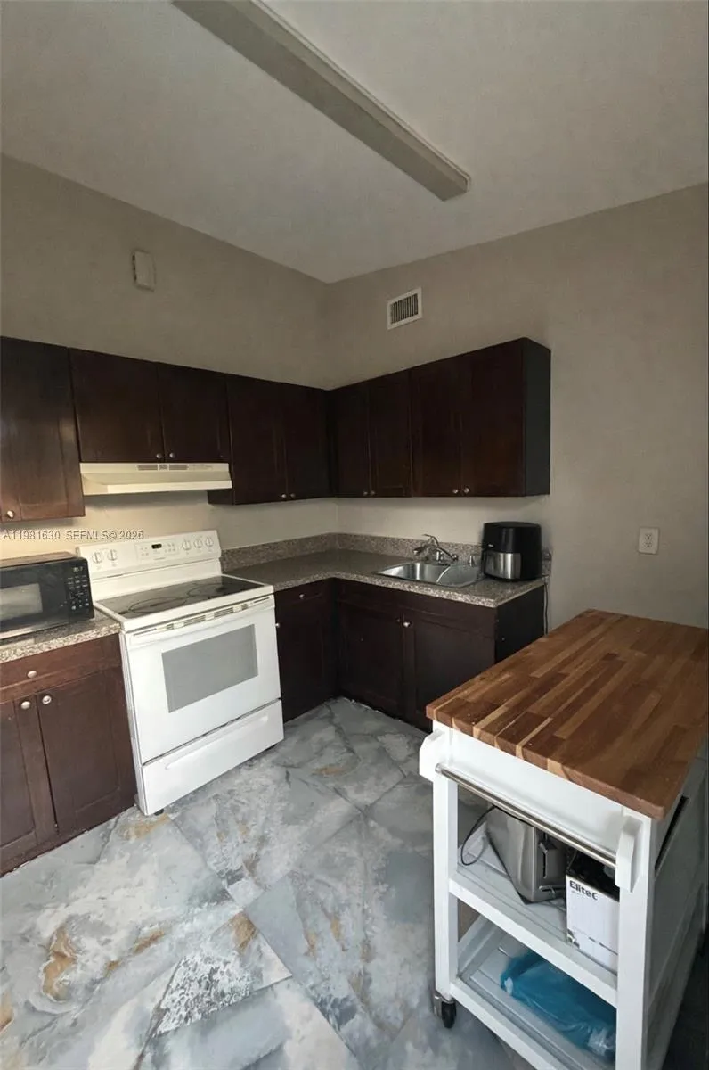 354 Ne 173rd St, North Miami Beach, Florida 33162, North Miami Beach, Florida 33162, 3 Bedrooms Bedrooms, ,2 BathroomsBathrooms,Residential,For Sale,354 Ne 173rd St, North Miami Beach, Florida 33162,A11981630