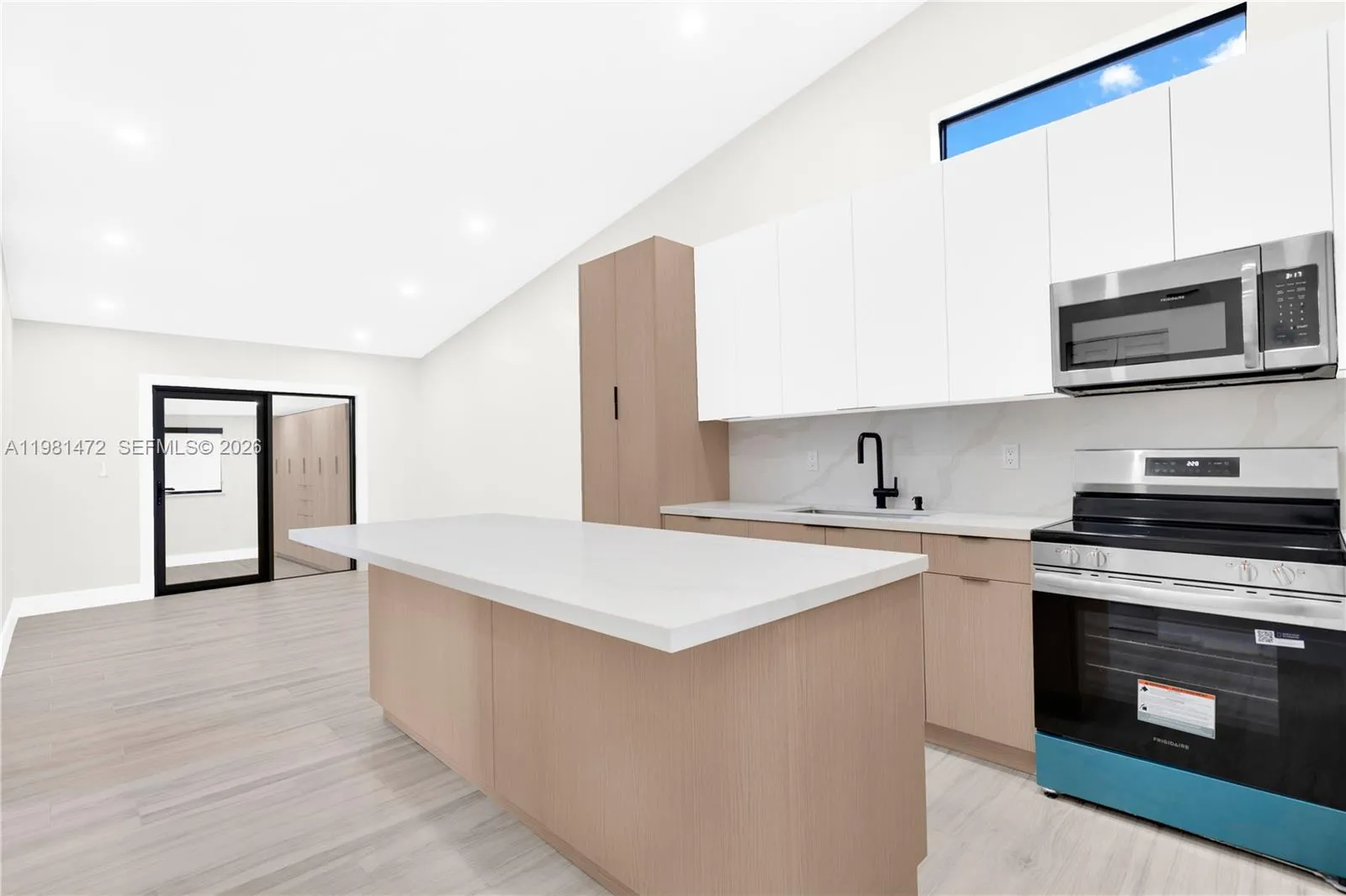 Hialeah Gardens, Florida 33018, 3 Bedrooms Bedrooms, ,3 BathroomsBathrooms,Residential,For Sale,A11981472