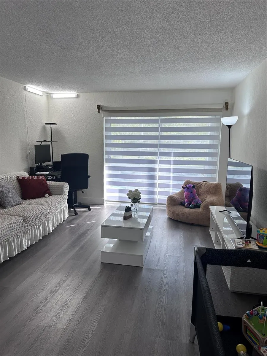 8794 Sw 12th St 105, Miami, Florida 33174, Miami, Florida 33174, 2 Bedrooms Bedrooms, ,1 BathroomBathrooms,Residential,For Sale,8794 Sw 12th St 105, Miami, Florida 33174,A11981509