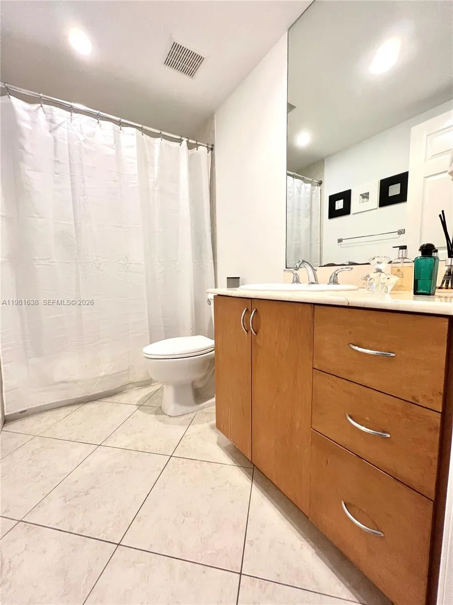 10350 W Bay Harbor Dr 7n, Bay Harbor Islands, Flor, Bay Harbor Islands, Florida 33154, 1 Bedroom Bedrooms, ,1 BathroomBathrooms,Residential,For Sale,10350 W Bay Harbor Dr 7n, Bay Harbor Islands, Flor,A11981638