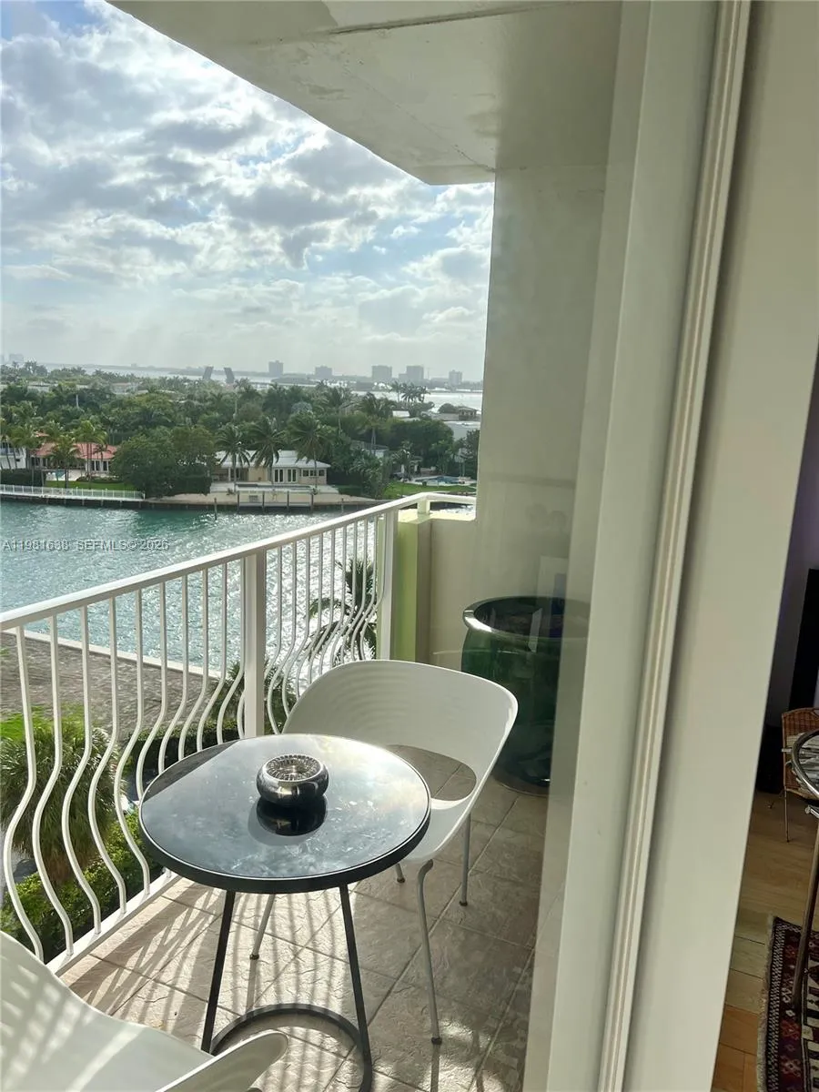 10350 W Bay Harbor Dr 7n, Bay Harbor Islands, Flor, Bay Harbor Islands, Florida 33154, 1 Bedroom Bedrooms, ,1 BathroomBathrooms,Residential,For Sale,10350 W Bay Harbor Dr 7n, Bay Harbor Islands, Flor,A11981638