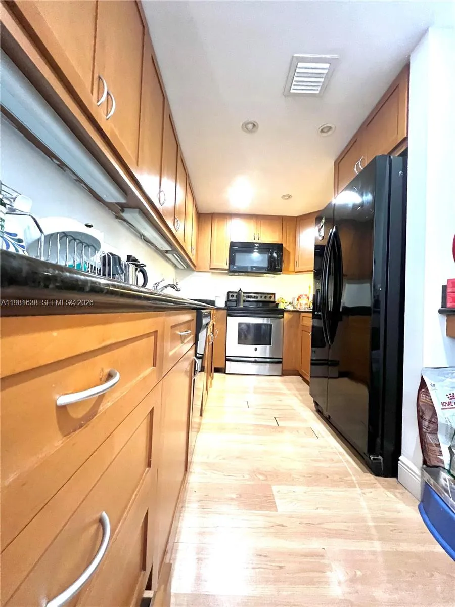 10350 W Bay Harbor Dr 7n, Bay Harbor Islands, Flor, Bay Harbor Islands, Florida 33154, 1 Bedroom Bedrooms, ,1 BathroomBathrooms,Residential,For Sale,10350 W Bay Harbor Dr 7n, Bay Harbor Islands, Flor,A11981638