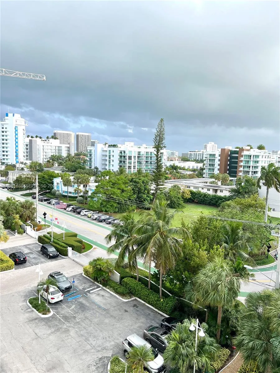 10350 W Bay Harbor Dr 7n, Bay Harbor Islands, Flor, Bay Harbor Islands, Florida 33154, 1 Bedroom Bedrooms, ,1 BathroomBathrooms,Residential,For Sale,10350 W Bay Harbor Dr 7n, Bay Harbor Islands, Flor,A11981638