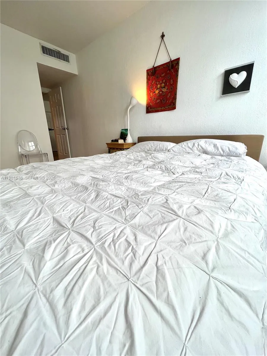 10350 W Bay Harbor Dr 7n, Bay Harbor Islands, Flor, Bay Harbor Islands, Florida 33154, 1 Bedroom Bedrooms, ,1 BathroomBathrooms,Residential,For Sale,10350 W Bay Harbor Dr 7n, Bay Harbor Islands, Flor,A11981638