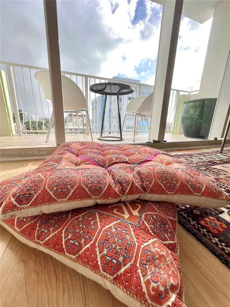 10350 W Bay Harbor Dr 7n, Bay Harbor Islands, Flor, Bay Harbor Islands, Florida 33154, 1 Bedroom Bedrooms, ,1 BathroomBathrooms,Residential,For Sale,10350 W Bay Harbor Dr 7n, Bay Harbor Islands, Flor,A11981638