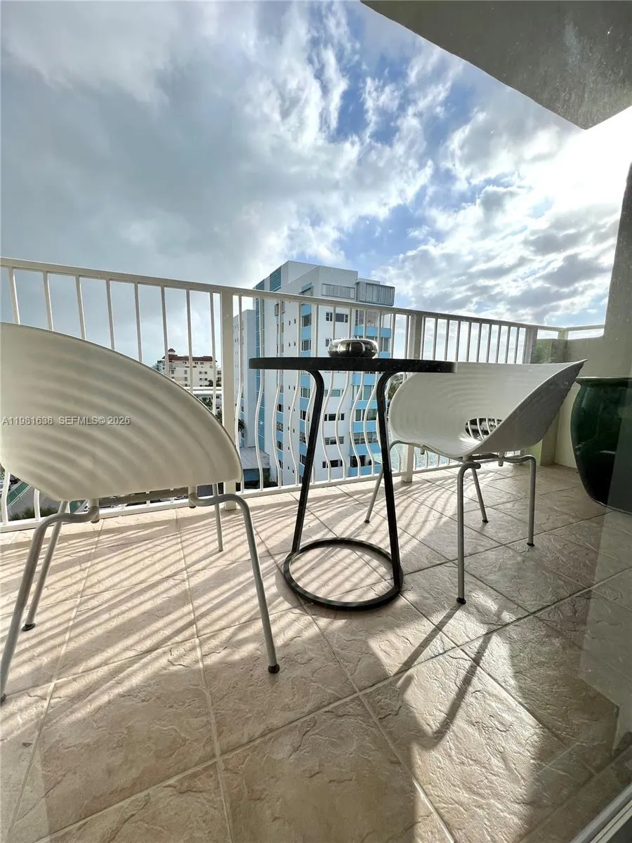 10350 W Bay Harbor Dr 7n, Bay Harbor Islands, Flor, Bay Harbor Islands, Florida 33154, 1 Bedroom Bedrooms, ,1 BathroomBathrooms,Residential,For Sale,10350 W Bay Harbor Dr 7n, Bay Harbor Islands, Flor,A11981638