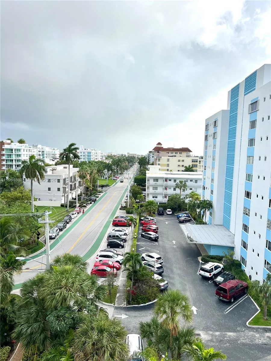 10350 W Bay Harbor Dr 7n, Bay Harbor Islands, Flor, Bay Harbor Islands, Florida 33154, 1 Bedroom Bedrooms, ,1 BathroomBathrooms,Residential,For Sale,10350 W Bay Harbor Dr 7n, Bay Harbor Islands, Flor,A11981638