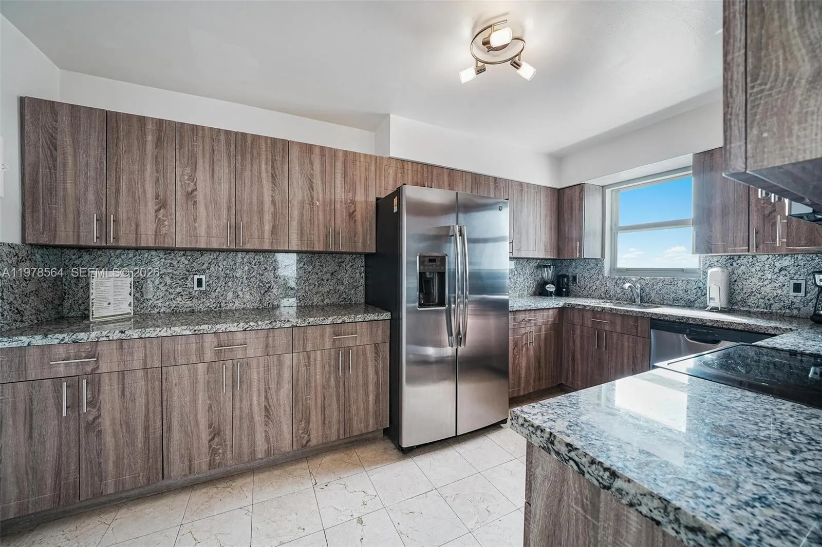 5101 Collins Ave 11b, Miami Beach, Florida 33140, Miami Beach, Florida 33140, 3 Bedrooms Bedrooms, ,2 BathroomsBathrooms,Residential Lease,For Rent,5101 Collins Ave 11b, Miami Beach, Florida 33140,A11978564