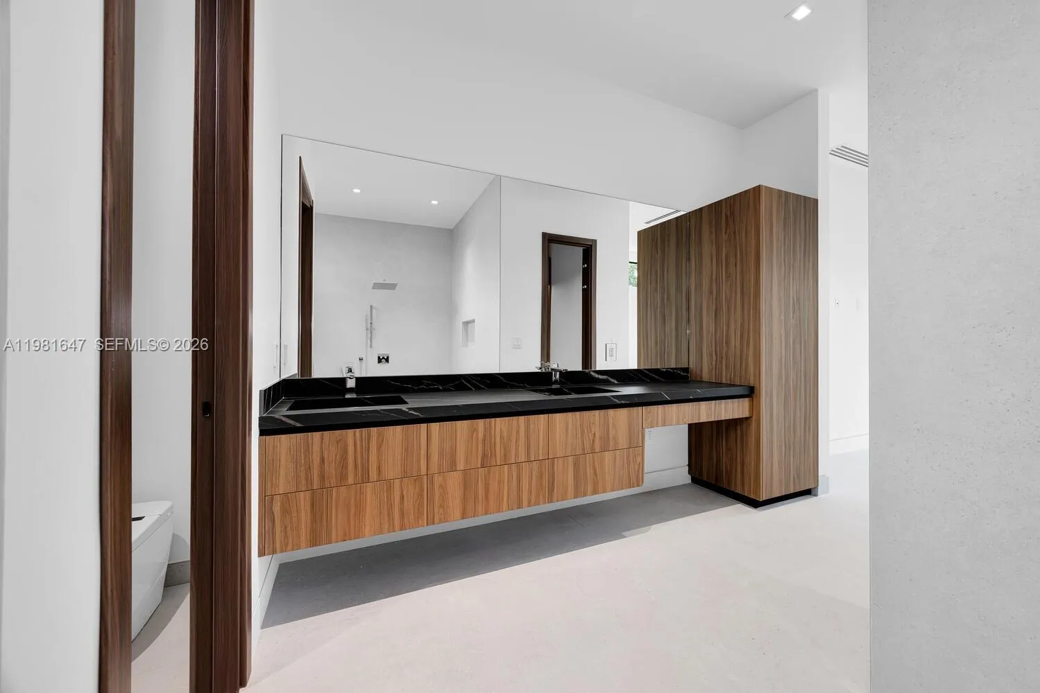 4231 Sw 11th St, Miami, Florida 33134, Miami, Florida 33134, 5 Bedrooms Bedrooms, ,6 BathroomsBathrooms,Residential,For Sale,4231 Sw 11th St, Miami, Florida 33134,A11981647