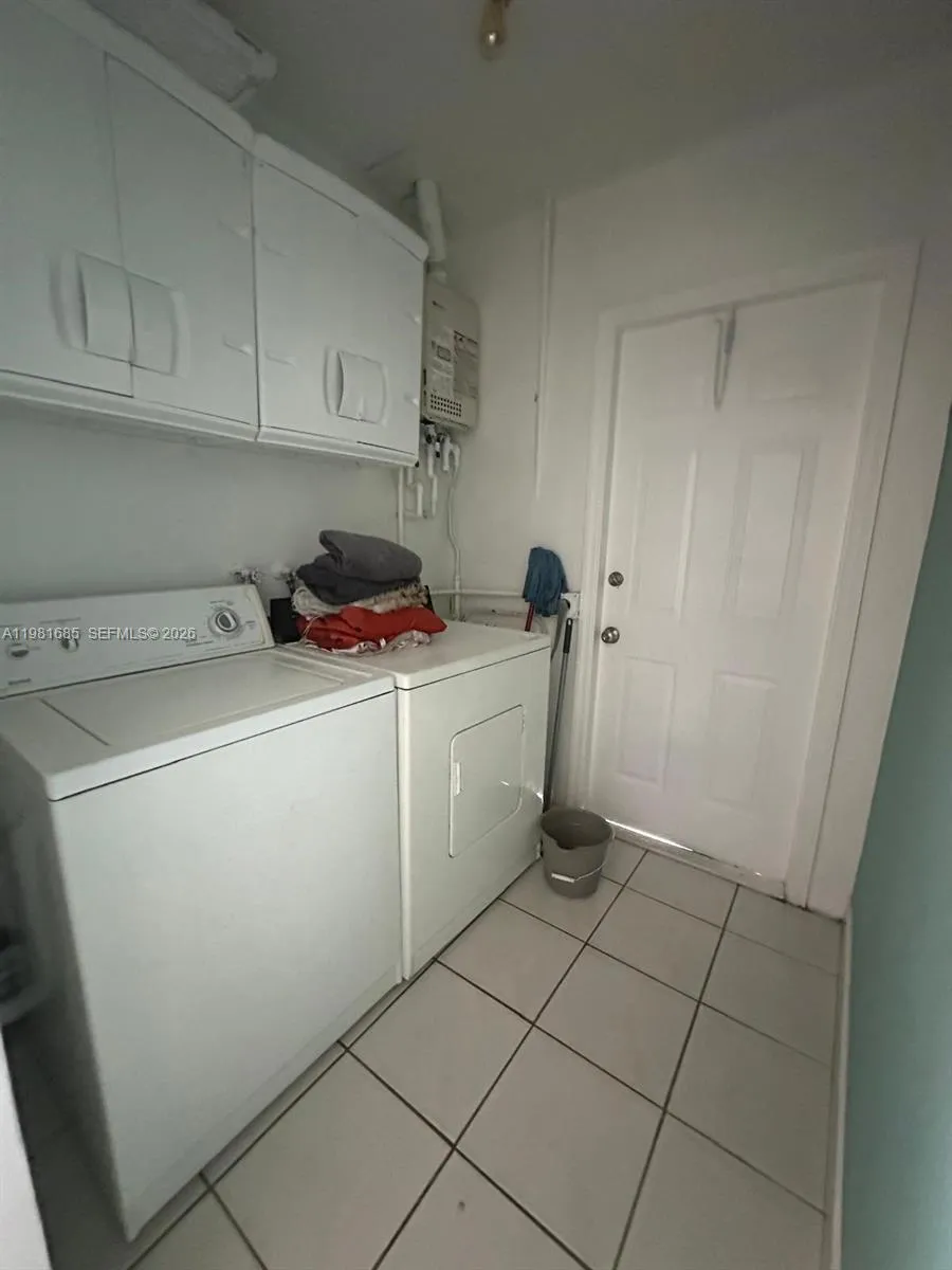 6443 Perry St 0, Hollywood, Florida 33024, Hollywood, Florida 33024, 3 Bedrooms Bedrooms, ,2 BathroomsBathrooms,Residential Lease,For Rent,6443 Perry St 0, Hollywood, Florida 33024,A11981685